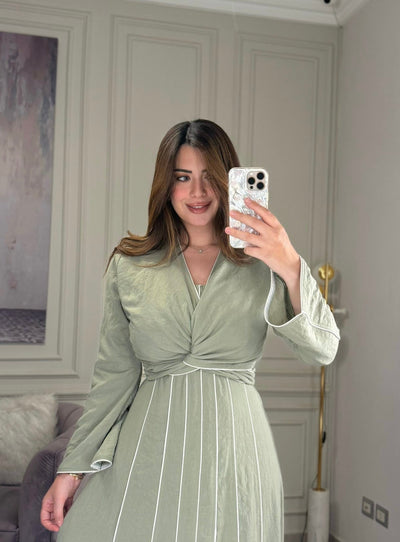 Girl in Florence Linen Top - Olive