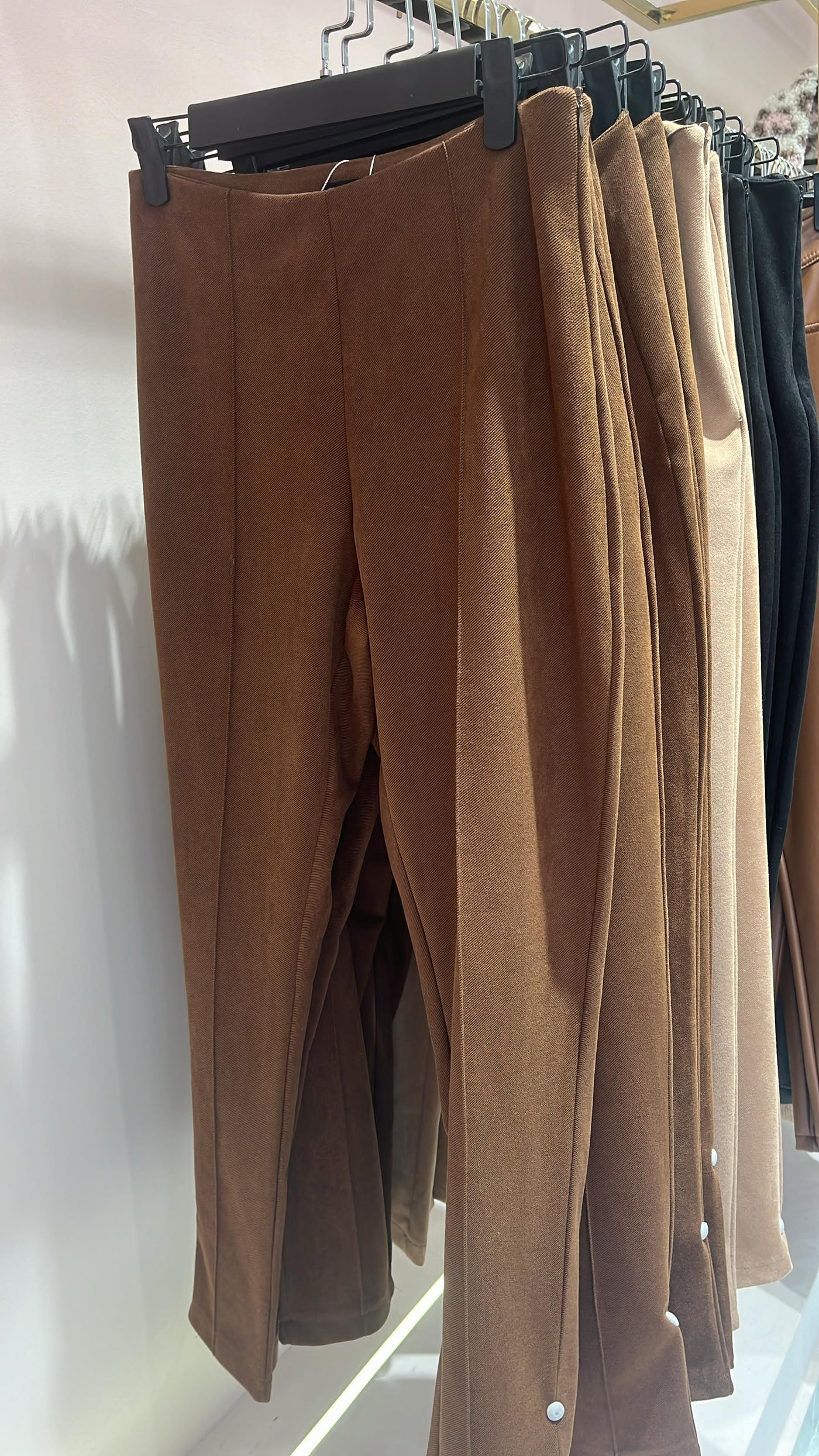 Elegant Fit Suede Pants - Camel