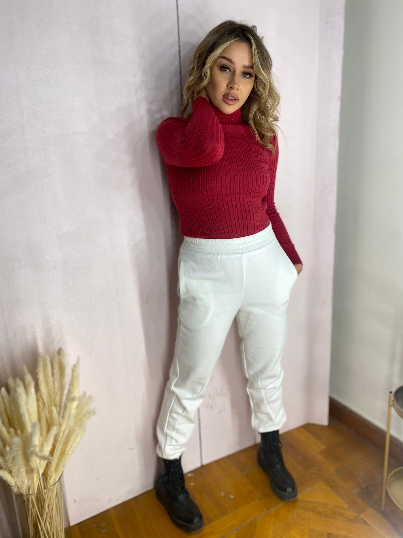 Stop & Stare Jogger Pants - White